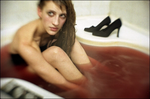 Оля в джакузи.